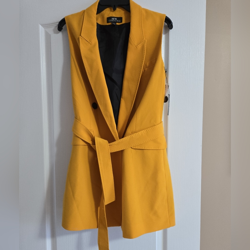 SFW Women’s yellow vest - size S (NWT)